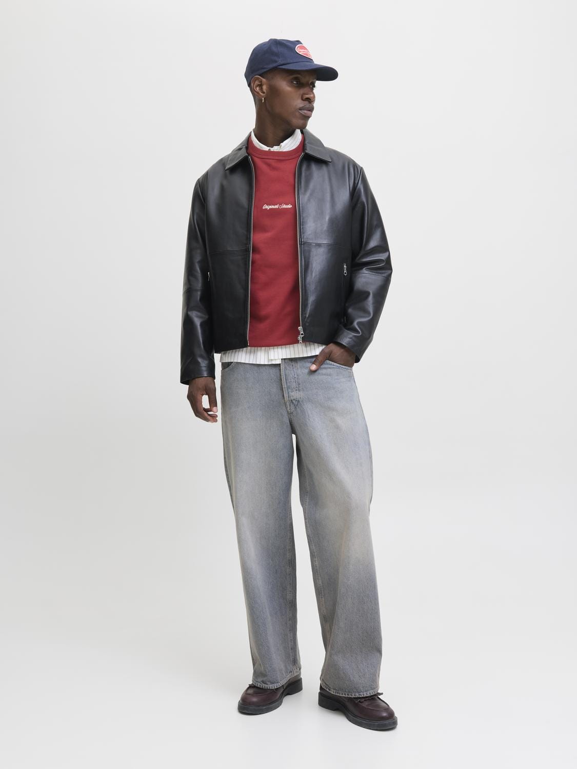 model_shot-front_full